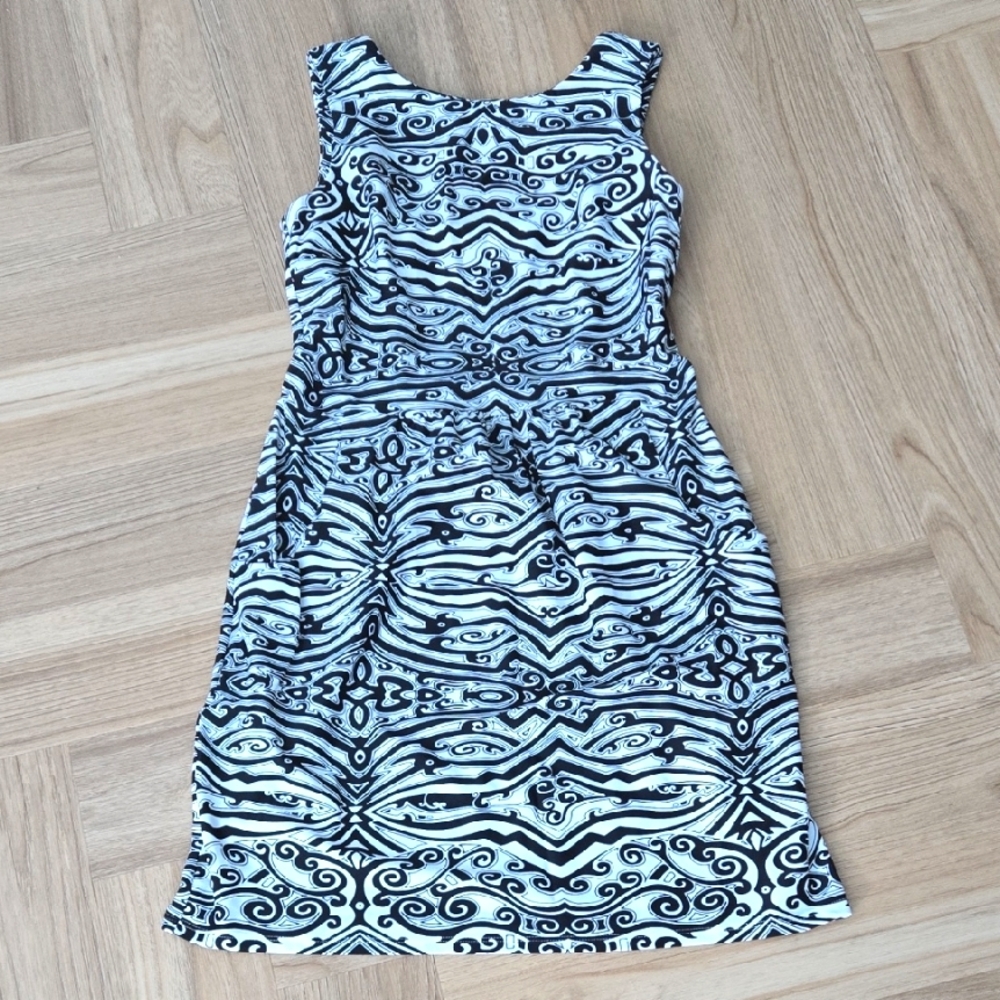 JUDE CONNALLY Elegant Black and White Patterned Dress Small